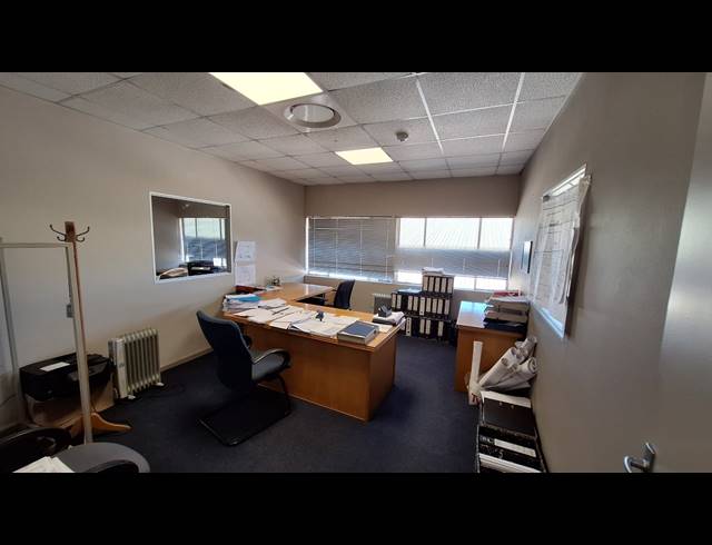 1,038M² WAREHOUSE TO LET IN WYNBERG